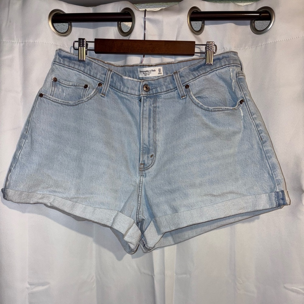 Abercrombie & Fitch Distressed Denim High Rise The Dad Shorts Womens Size 33/16